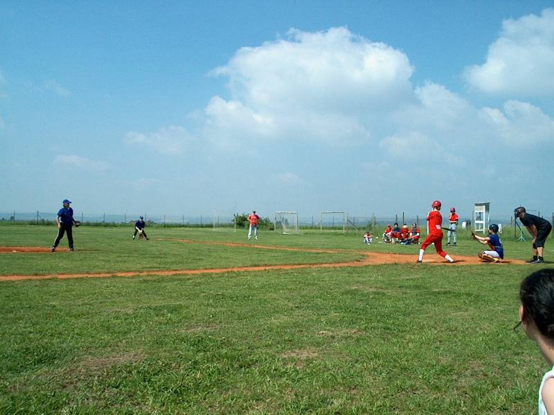 BoNeC softballov liga junior a juniorek 2002, sobota 18.5.2002, Brno. Zpas s TJ Olympia Blansko.